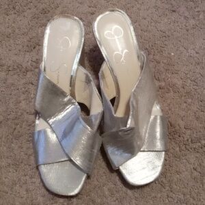 Women Jessica Simpson high-heel size 81/2M/39 Silver